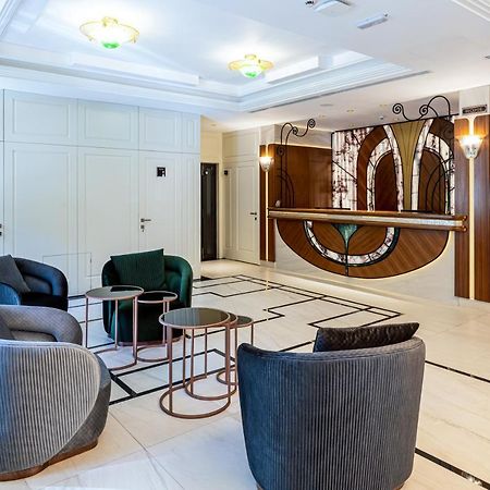Hotel Carolin Кэлимэнешти Экстерьер фото
