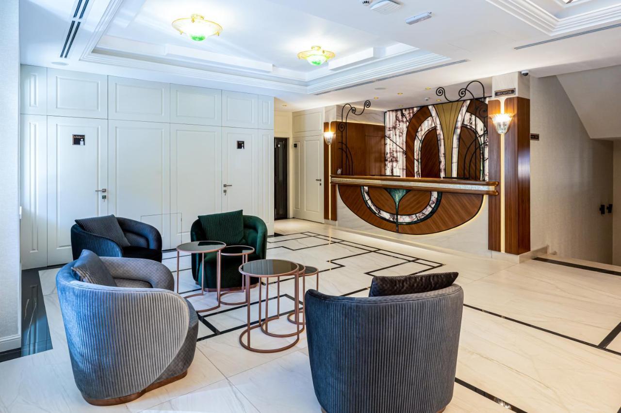 Hotel Carolin Кэлимэнешти Экстерьер фото