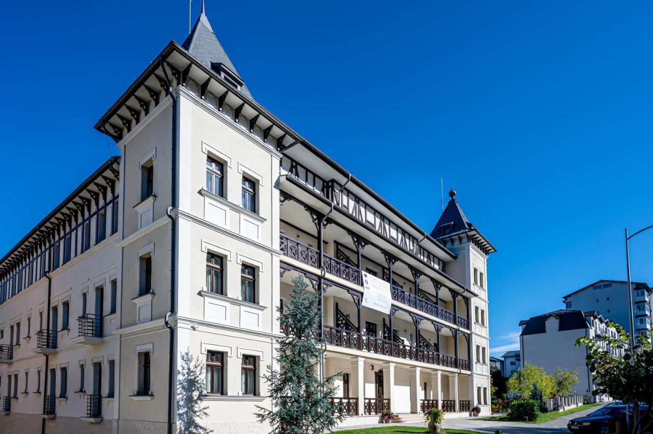 Hotel Carolin Кэлимэнешти Экстерьер фото