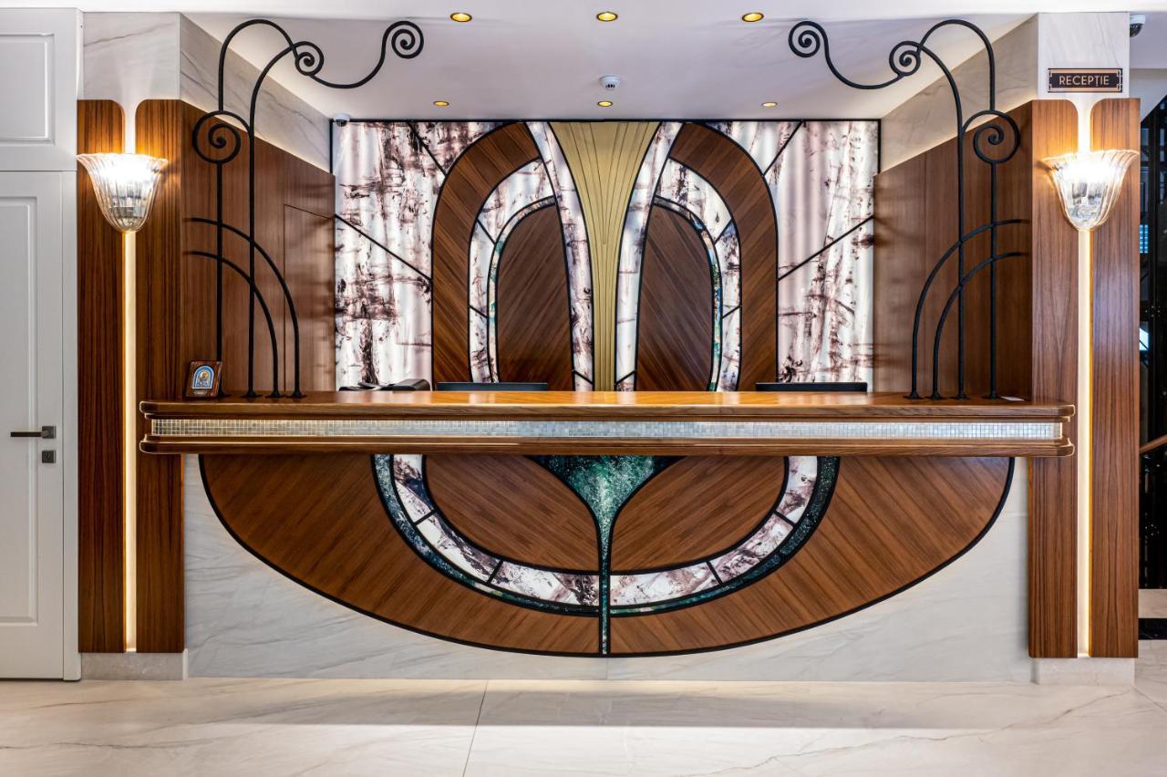 Hotel Carolin Кэлимэнешти Экстерьер фото